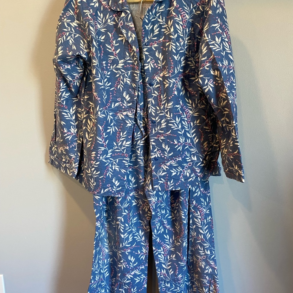 Garnett Hill - Flannel Floral Two-Piece PJ Set